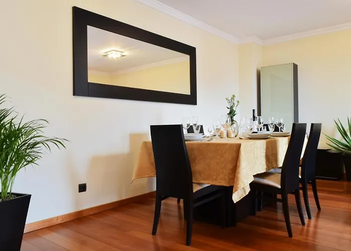 Perola, A In Madeira דירה פונשל