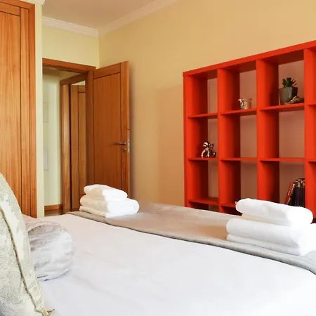 Perola, A In Madeira Daire *